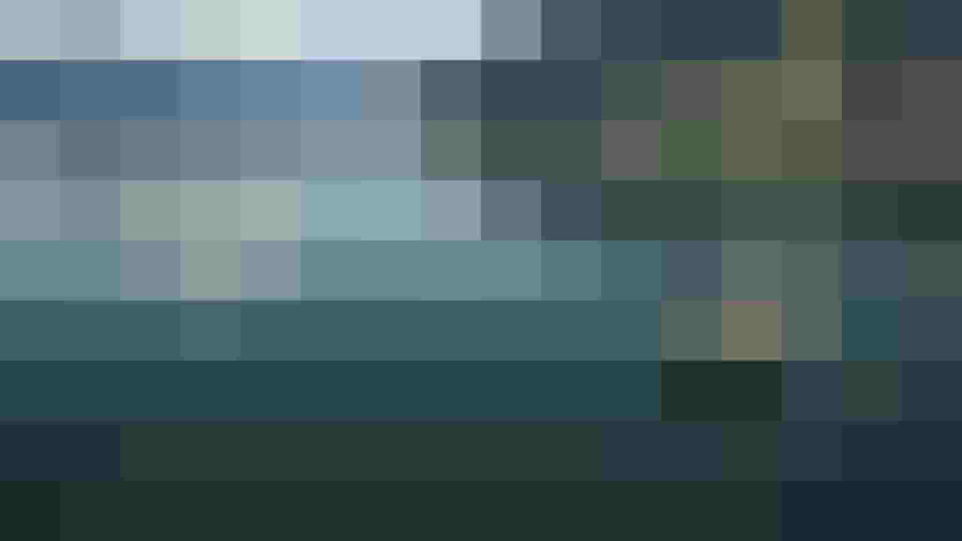 Ruderboot auf dem Zeller See mit zwei Personen und den Alpen im Hintergrund.